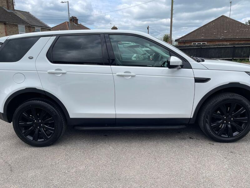 View LAND ROVER DISCOVERY SPORT 2.0 TD4 HSE