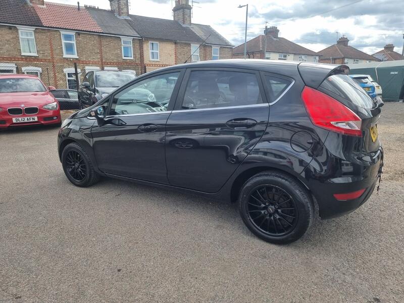 View FORD FIESTA 1.3 Zetec