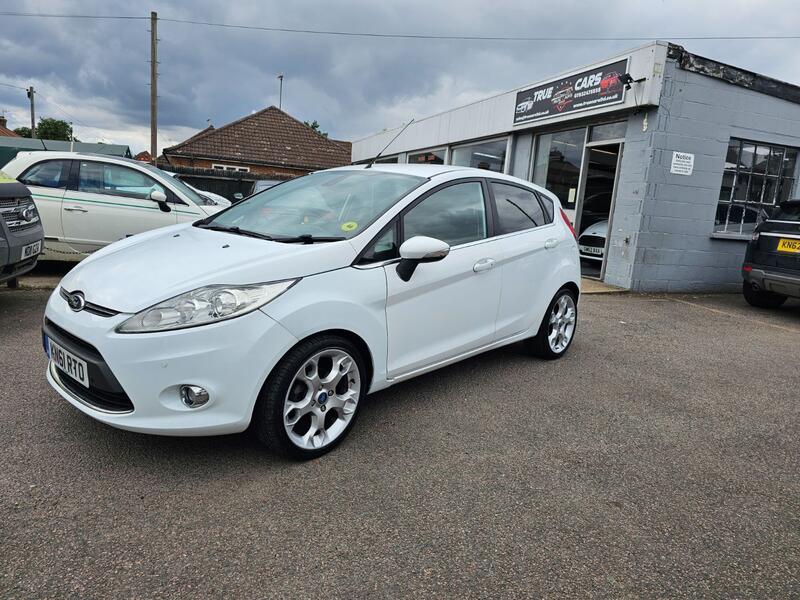 View FORD FIESTA 1.6 Titanium